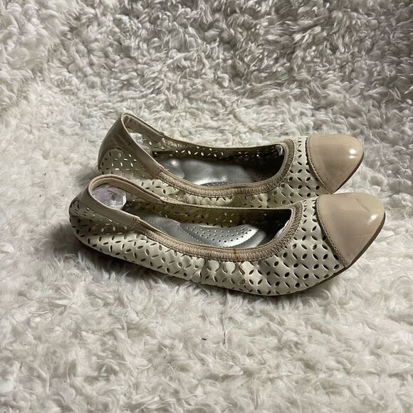 Dexflex Comfort Synthetic Beige and cream lazer cut Ballerina flats SZ9. - Picture 2 of 6
